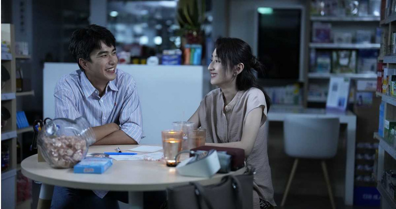 曾敬驊飾演的藥師獲得大批觀眾告白。（圖／Netflix提供）