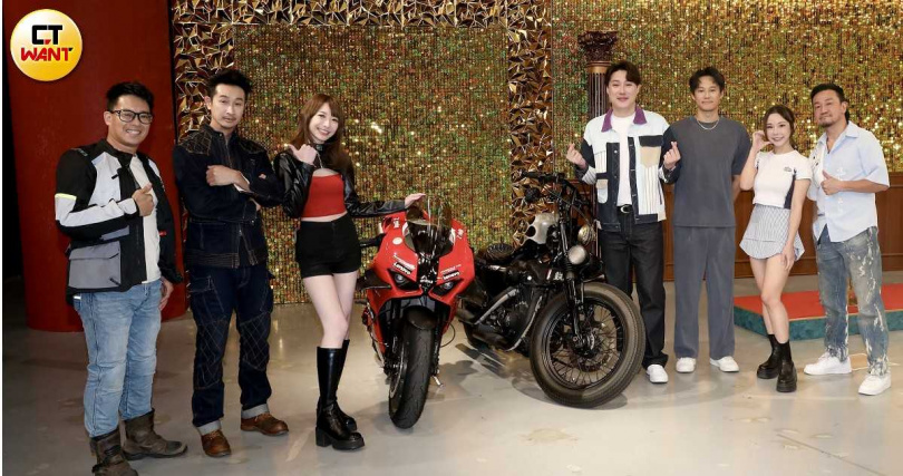 徐新洋、陳為民、邱凱偉、巫苡萱、米亞、火花羅,一同錄影錢毅主持的《錢進E世界》。(圖/侯世駿攝)