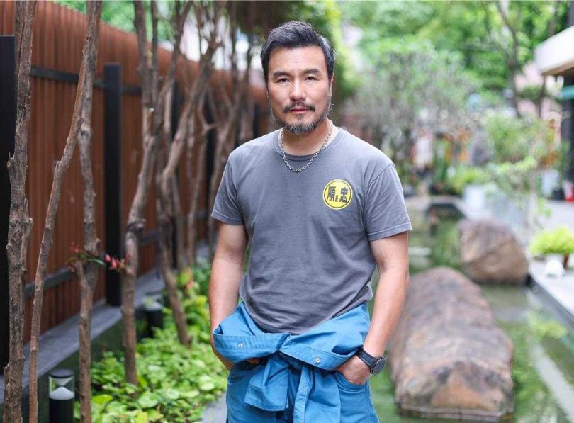 李銘忠想起媽媽，忍不住哽咽。（圖／陳俊吉攝）