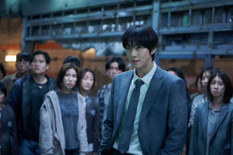 《全知讀者視角》描述由安孝燮飾演的「金獨子」意外目睹小說世界成真,起身而出保衛世界。(圖/采昌提供)