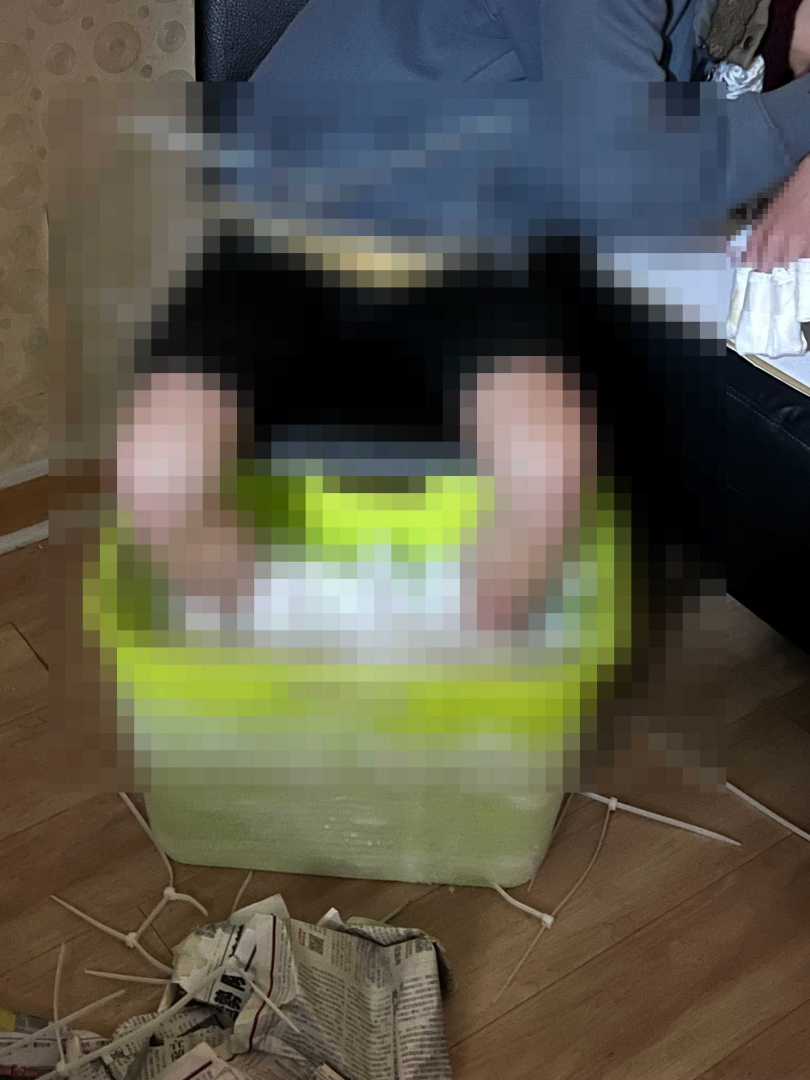 曾有犯嫌以乾冰浸泡雙足，導致雙小腿嚴重凍傷而必須截肢，隨後向多家保險公司密集申請高達4126萬元的失能理賠。（圖／刑事局提供）