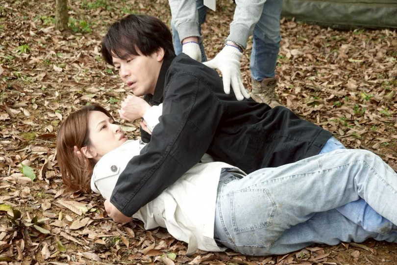 蘇晏霈在生日當天和黃文星一起滾山坡。(圖/民視)