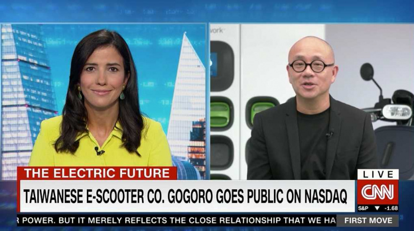 陸學森（右）成立Gogoro，一度成為市場關注的台灣獨角獸，如今股價跌剩4.04美元。（圖／翻攝Gogoro官網）