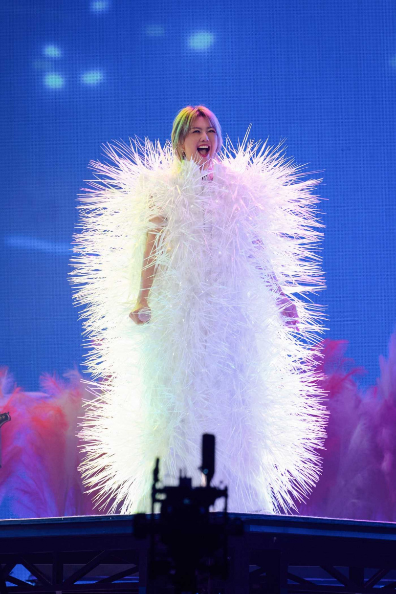 來到香港,孫燕姿展現親和力,特別以粵語俏皮問候歌迷。(圖/Make Music提供)