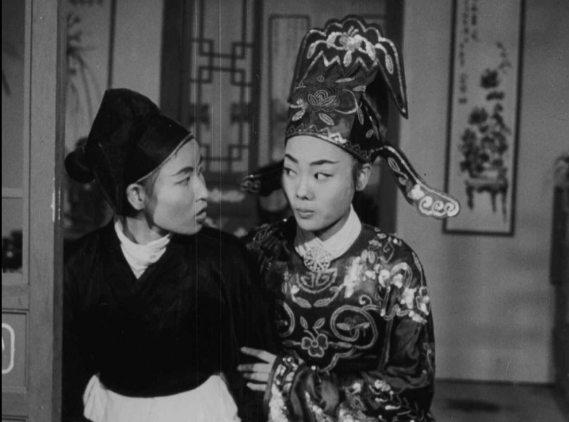 《金鳳銀鵝》(1962)是李行唯一的歌仔戲電影,圖右:當年歌仔戲四大小生之一小明明(巫明霞)飾演金鳳。(圖/國家影視聽中心)