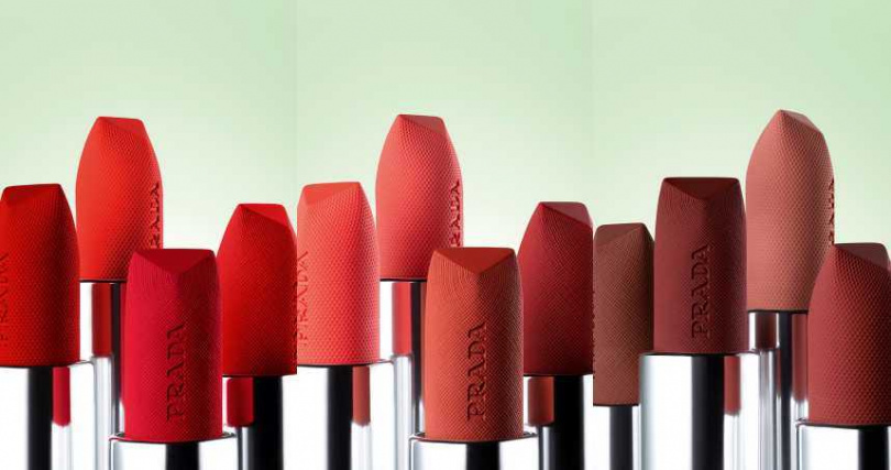 PRADA Beauty 經唇膏系列以四大色系：棕色調、紅色調、粉色調、橘色調區分。（圖／品牌提供）
