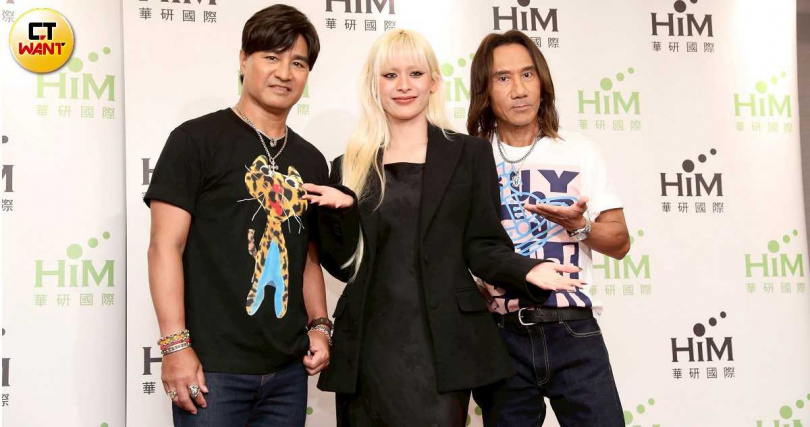 師妹JUD陳泳希（中）現場邀約師兄動力火車擔任她的演唱會嘉賓。（圖／侯世駿攝）