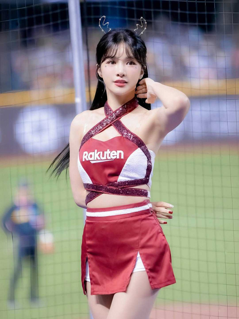 因椎間盤突出壓迫神經，林岱縈跳舞時容易右腳抽痛。（圖／翻攝自林岱縈IG）