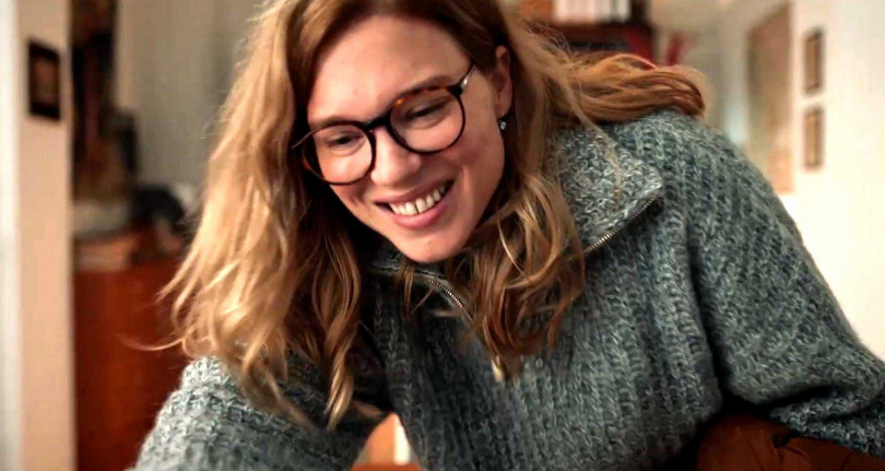 蕾雅瑟杜隔空指導梁朝偉《你是不會當樹嗎》助銀杏樹完成性體驗。（圖／海鵬提供）