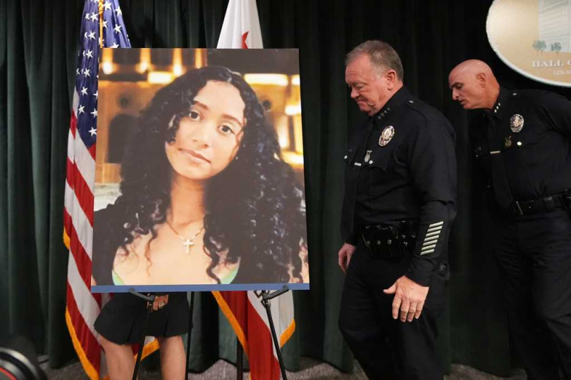 D4vd涉嫌殺害14歲少女案進入審前聽證,檢方提出DNA、手機訊息及照片等證據,試圖還原案發經過。