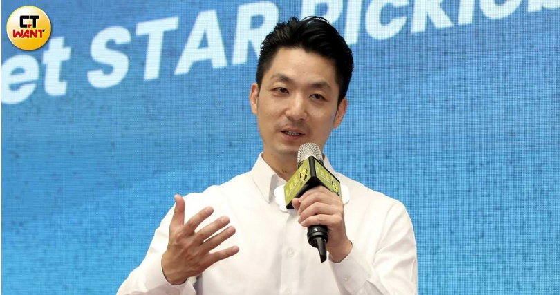 台北市長蔣萬安稍早也出席匹克球公益記者會。(圖/侯世駿攝)