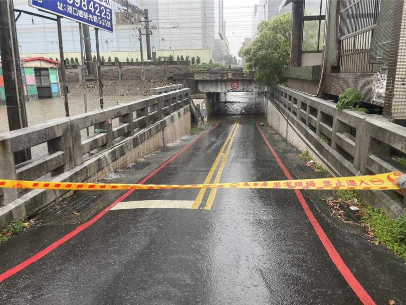 新竹縣消防局10日上午災情查報共回報，新豐、湖口共有3處積水情形。（圖／翻攝畫面）