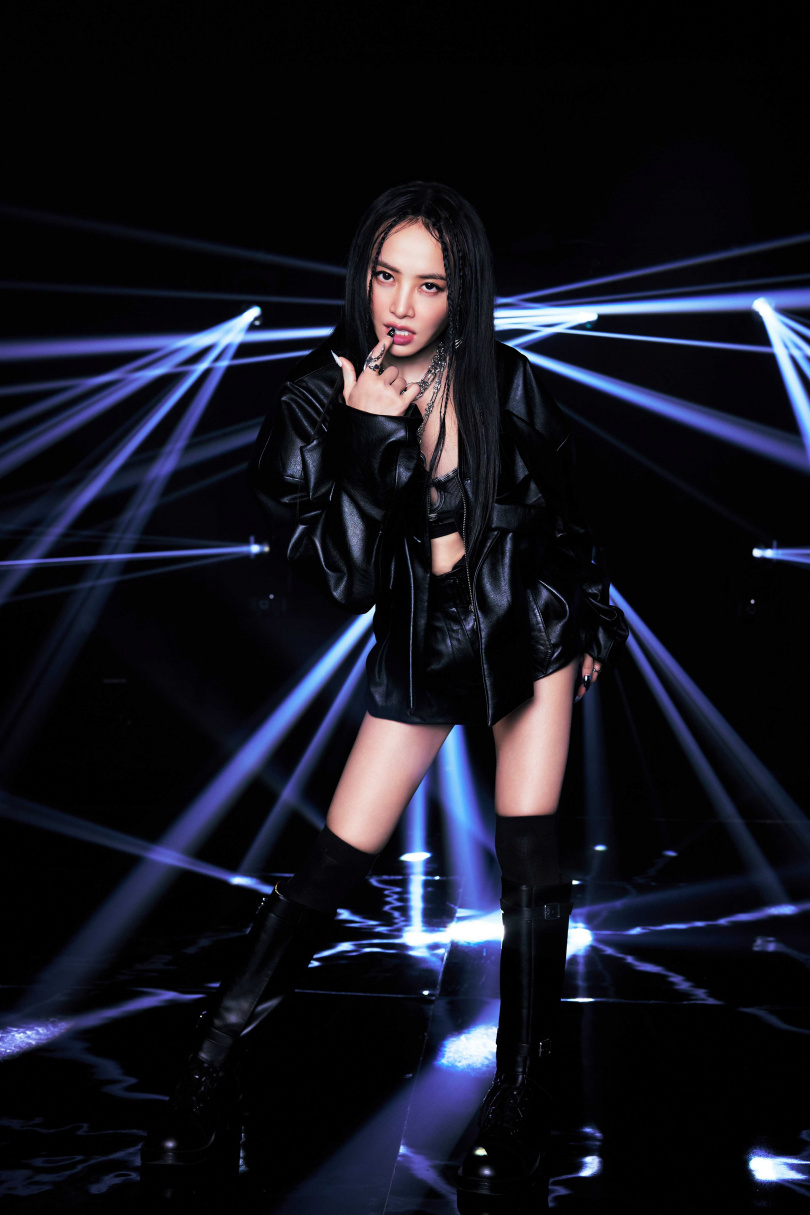 蔡依林以闇黑女王造型現身。(圖/索尼音樂提供)