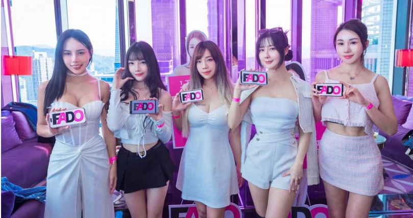 海倫清桃宣布與30位知名網紅、網美簽約。(圖/FADO提供)