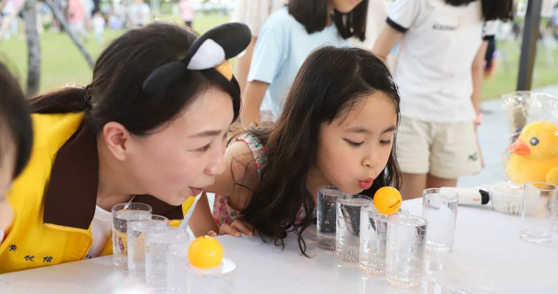 頒獎典禮結合人氣美食餐車、遊戲互動，場面歡樂（圖／財團法人永瑞慈善事業基金會提供）。