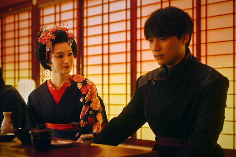 韓寧（左） 在《花臉貓：修羅道》中扮演藝妓，和福士蒼汰有精彩對手戲。（圖／烈日影像提供）