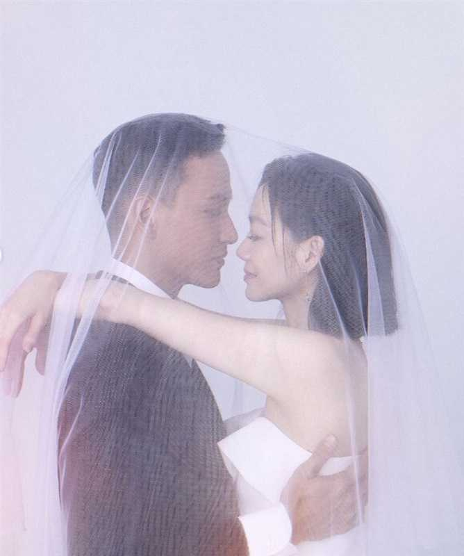 曹晏豪2023年底宣布與相識100天的新女友結婚。（圖／翻攝自曹晏豪IG）