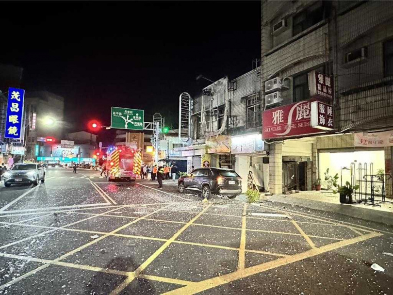 警消初判,氣爆原因與桶裝瓦斯使用不慎有關。(圖/翻攝畫面)