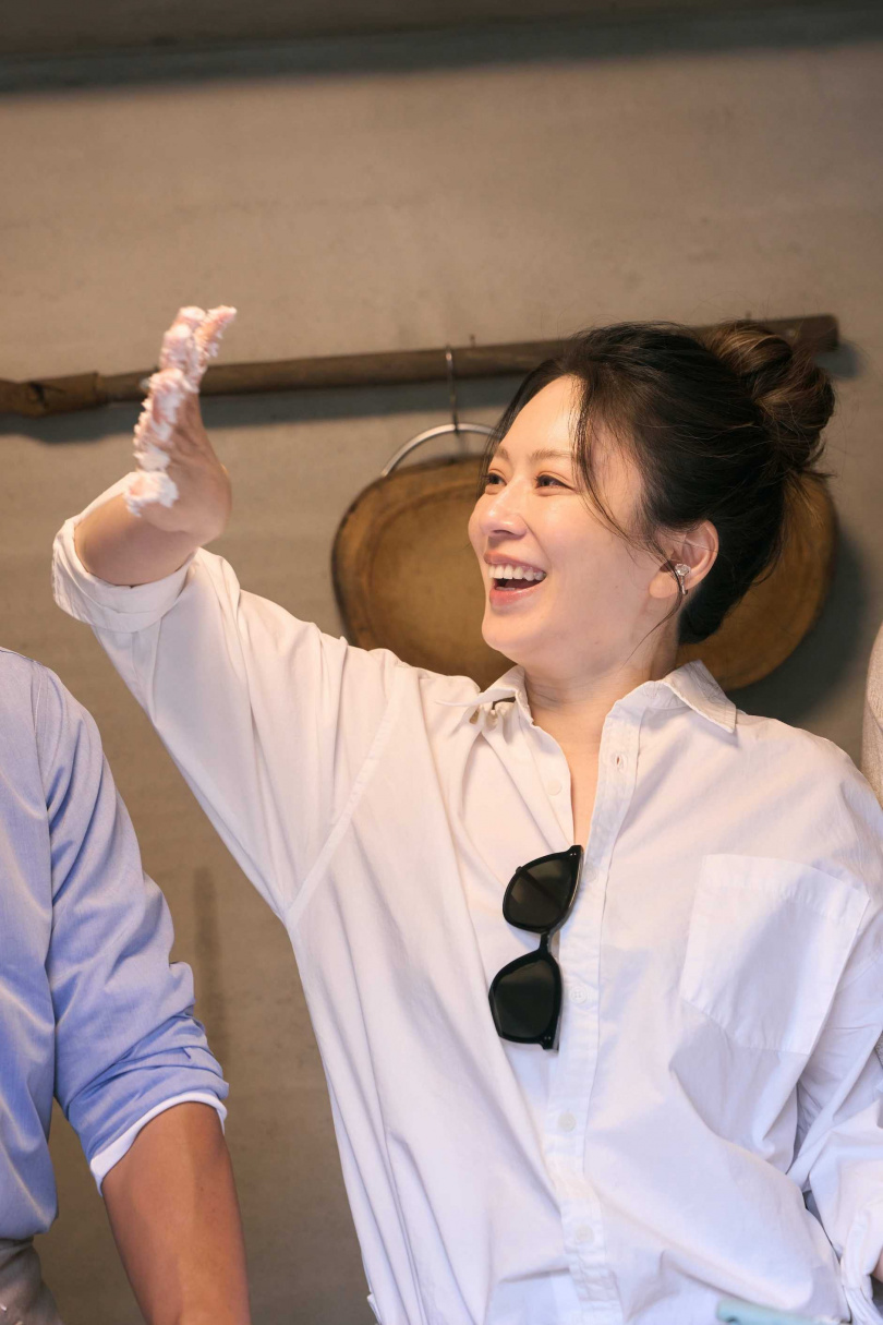 Melody看著自己白皙的手掌心都起水泡,忍不住發出慘叫。(圖/好看娛樂提供)