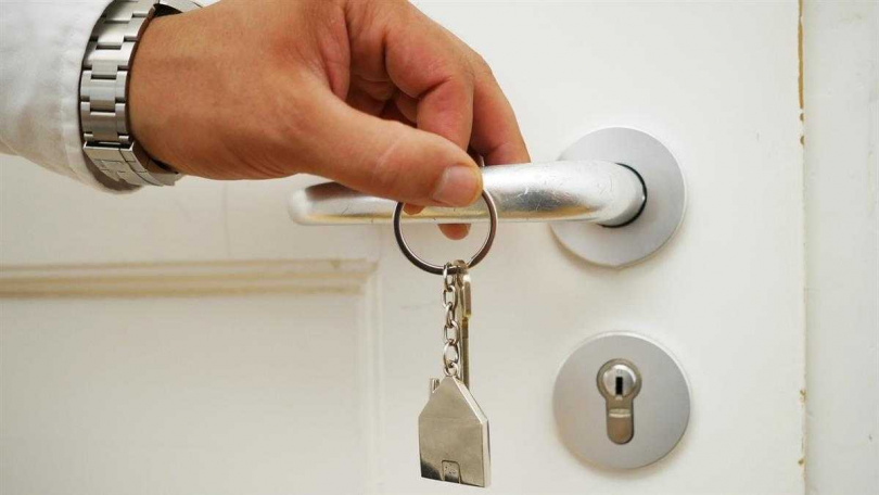 不少網友認為相較於車輛,房產更能體現財務狀況。(示意圖/取自Pixabay)