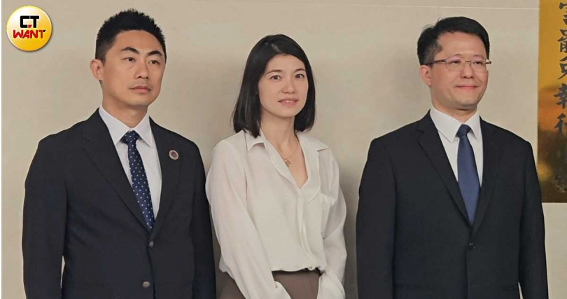 曾揚嶺(左)接任北檢忠組主任,林彥均(中)副襄閱兼和組主任。(圖/劉松霖攝)