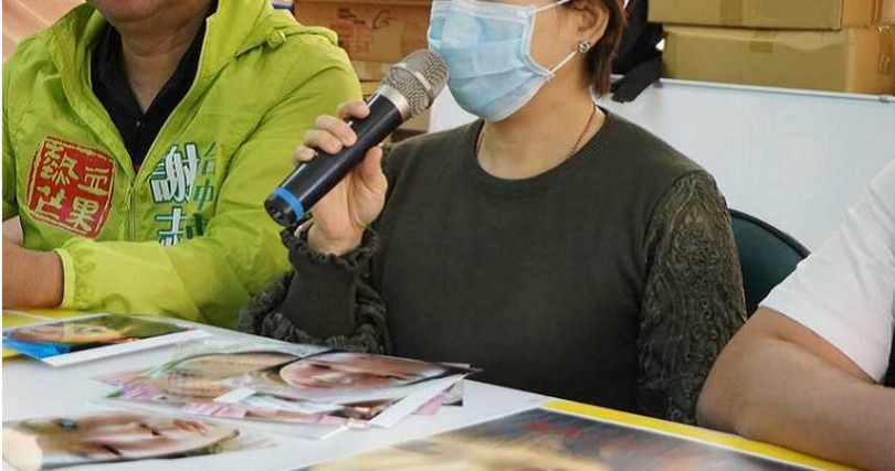 女童母親擔心6歲女兒視力因此受損,事發隔天,已轉學到其他幼兒園就讀。(圖/王文吉攝)