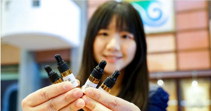 宜蘭縣今年的單身聯誼活動規畫3場次,每場次各有不同的主題與內容,如第2場次有「精油調香」,縣府盼能透過輕鬆愉悅的氛圍,拉近男女間的距離。(圖/中國時報李忠一攝)