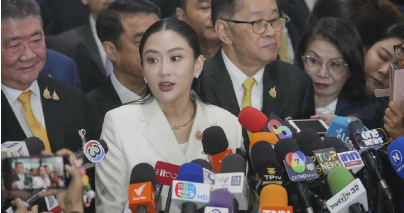 貝東丹表示，已下令內政部公共工程暨城鄉規劃局針對此事成立專家調查小組，對大樓倒塌事件進行深入調查。（圖／達志／美聯社）