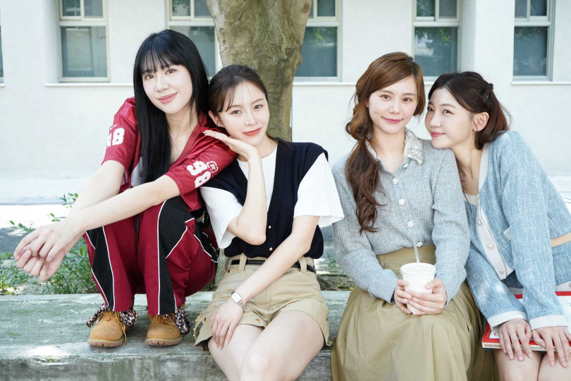 〈青春是部未完的片〉MV由莊錠欣主動邀請各務禮美奈、宋宋、林芷芸，一起參與拍攝。（圖／艾曼鑫影音提供）