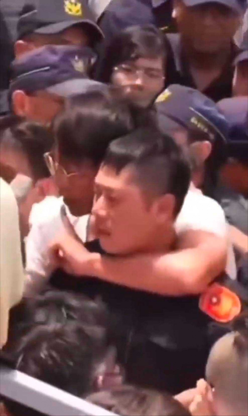 市議員擬參選人康家瑋呼籲蔣萬安市長，正視基層員警處境，維護安全與尊嚴。（圖／翻攝自康家瑋臉書）