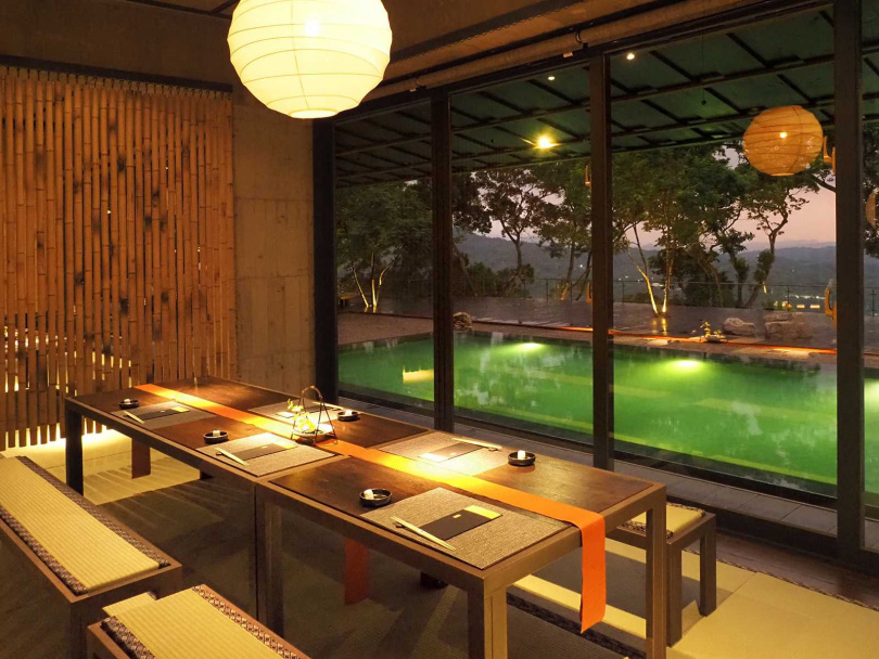 台中新社據說耗資上億打造的「飛花落院」。(圖/吳德亮攝)