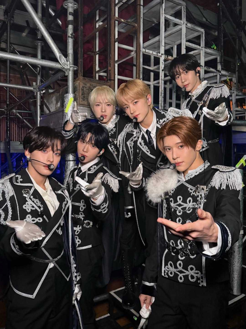 剛成年的SAKUYA（後排左一）認為自己最適合當王子。（圖／翻攝自NCT WISH IG）