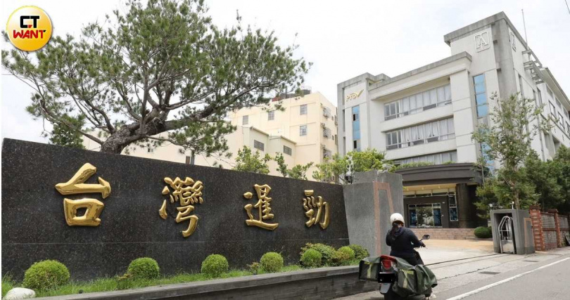 謝旼達是老化測試自動化設備業者台灣暹勁的創始成員,1999年謝旼達帶著台灣暹勁第一事業部團隊出走,就在隔壁巷子創立鴻勁。(圖/方萬民攝)