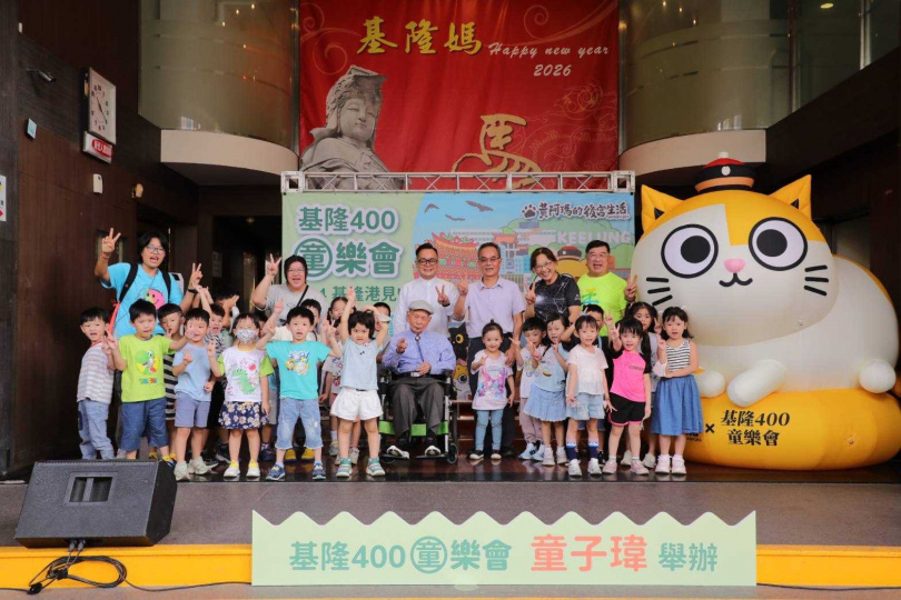 基隆15公尺巨貓入港，童子瑋：歡慶基隆400年。（圖片提供／慶安宮）