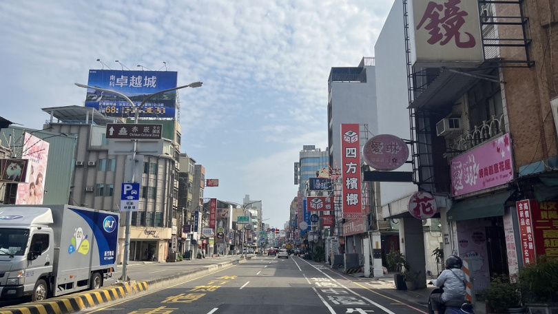 台南市中西區開發早，新建案量少，房價拉抬明顯。（圖／東森財經新聞張琬聆攝）