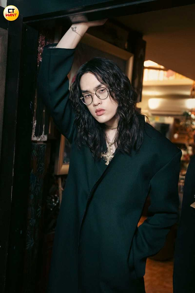 成為貓奴後，鶴The Crane常常狂買貓咪的東西。（圖／楊澍攝）