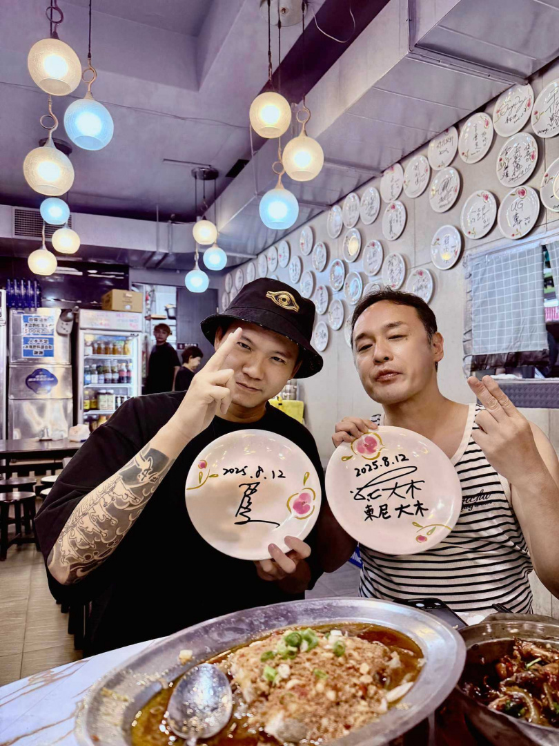 東尼大木(右)在因緣際會下與張三合作。(圖/金陛娛樂製作有限公司提供)