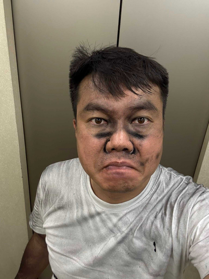 為店裝潢親力親為的陳布朗,刷完油漆去買便當時,被路人誤認為萬聖節裝扮。(圖/翻攝自陳布朗臉書)