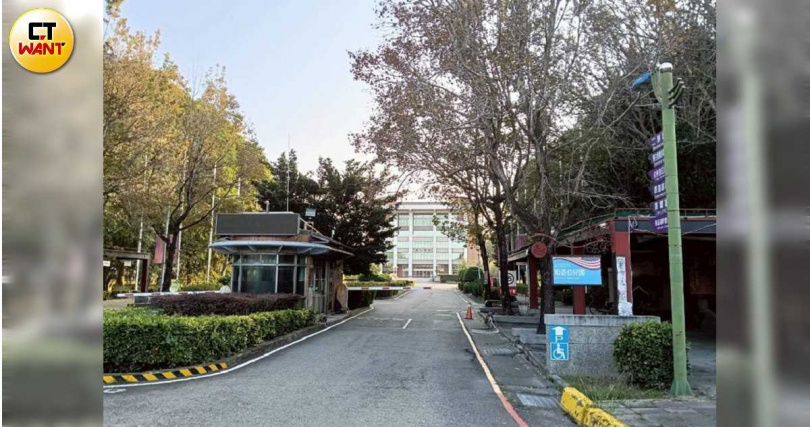 位於彰化縣北斗鎮的私立明道大學如今已經退場，除了5名留守人員與部分改掛「私立東海大學」學籍學生外幾無進出者。（圖／顏瑋辰攝）