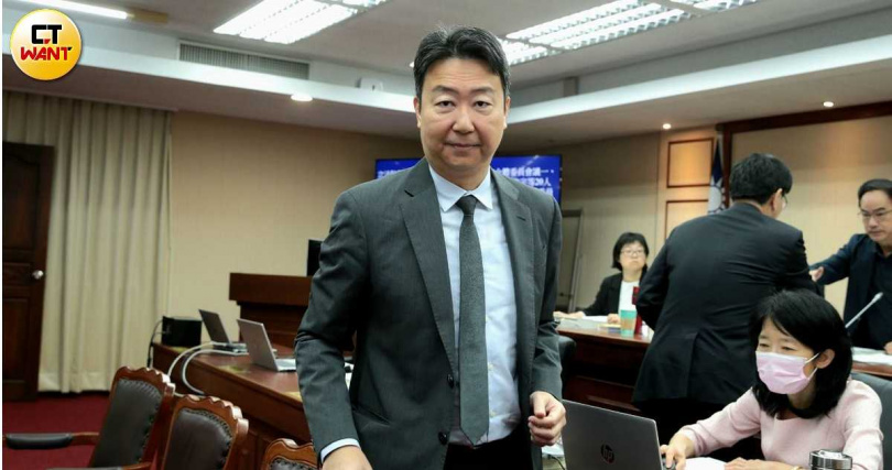 交通部長陳世凱(圖)認為北宜高鐵討論已充分,不必再行辯論。(圖/周志龍攝)