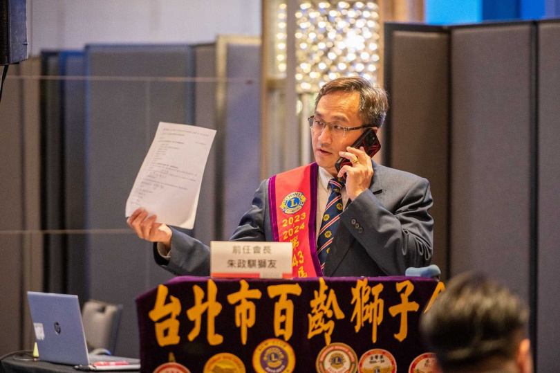 前民進黨台北市黨部執行長朱政騏雖初選過關，卻涉嫌違反《國安法》遭開除黨籍並撤銷參選資格。（圖／朱政騏臉書）
