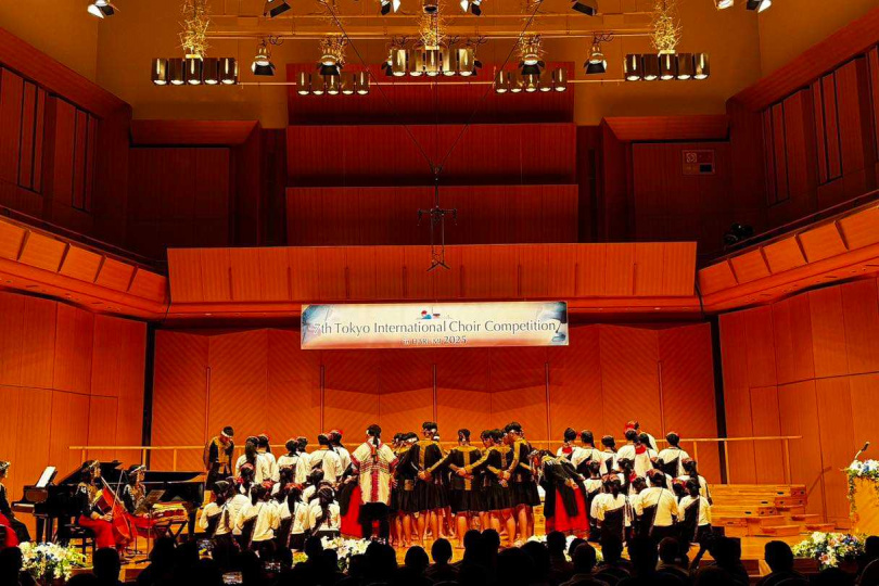 尼布恩合唱團奪下第七屆東京國際合唱大賽金牌。(圖/翻攝自臉書/登真-邱議瑩)
