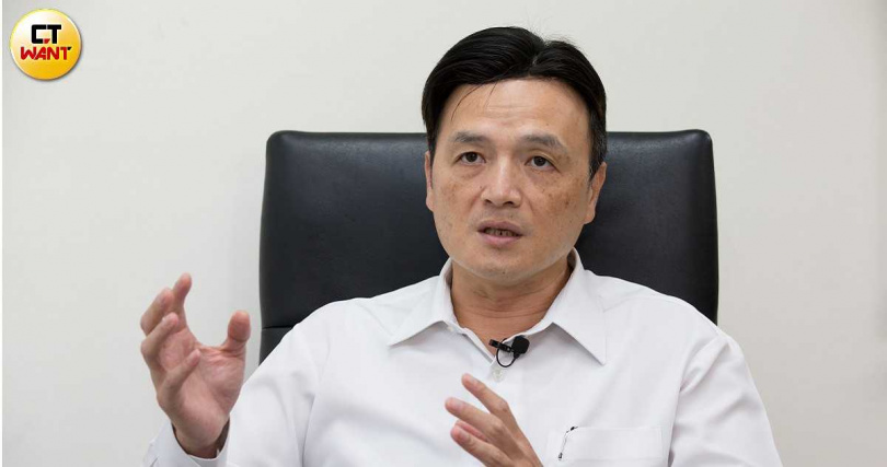 刑事局毒品查緝中心執行秘書鄭偉豪警告不肖分子勿以身試法，警方將讓他們無所遁形。（圖／黃威彬攝）