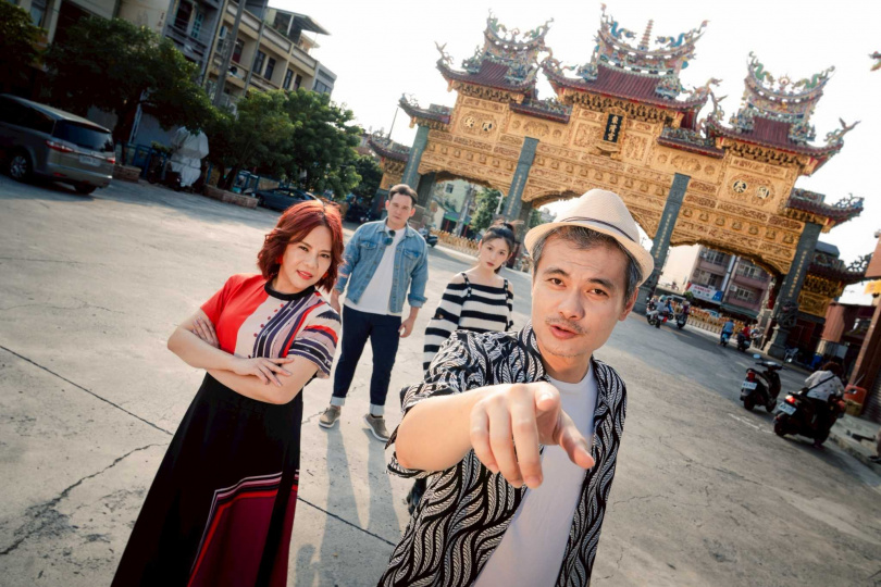 《港墘仔》豪華卡司管罄(右後)、倪安東(左後)、錦雯(左前)、郭耀仁(右前)。（圖／嗨森數位文創有限公司）