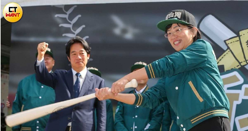 民進黨立委蘇巧慧(右)認為政院版《財政收支劃分法》修正案尚須中央再努力與地方溝通。(圖/黃耀徵攝)