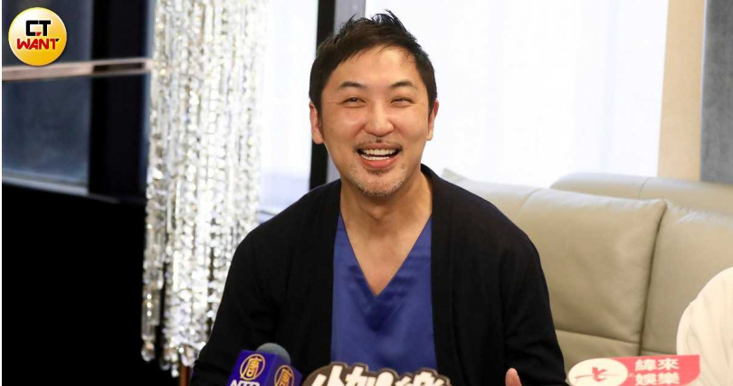 李進良開玩笑說本來自己也想軋一角但被拒絕,只能做「手替」。(圖/侯世駿攝)