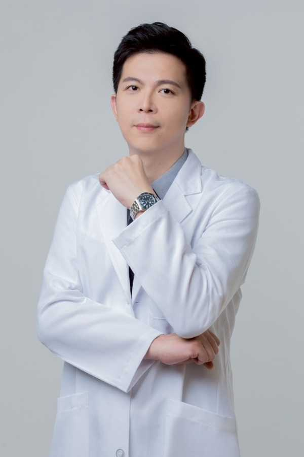 諮詢醫師,悦光眼科曾垂鍊醫師。(圖片提供/悦光診所)