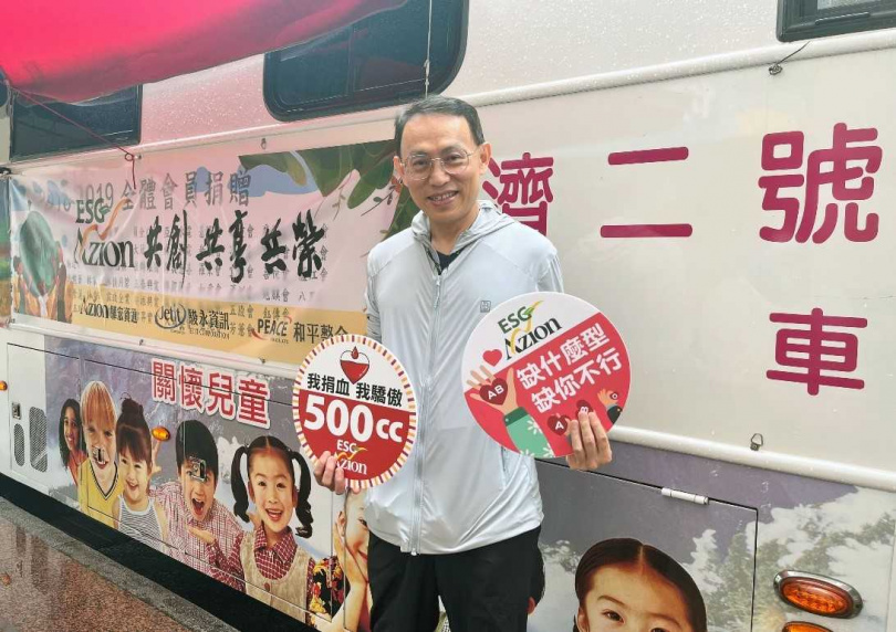 驊宏資通柳姓工程師,鼓勵年輕員工加入捐血。(圖片/驊宏資通提供)
