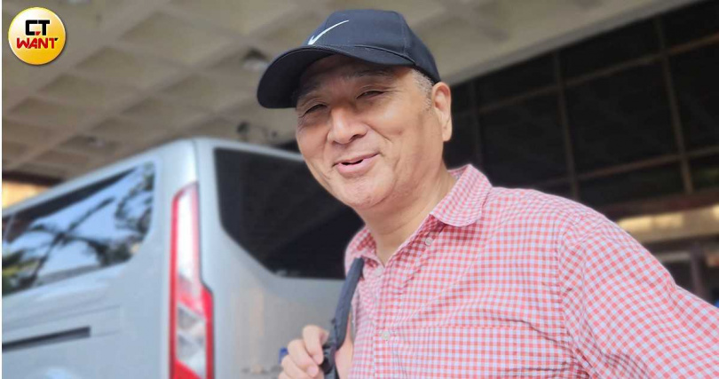 記者問官司打到最後會不會李組長眉頭一皺?李鳳新笑答不會。(圖/劉松霖攝)