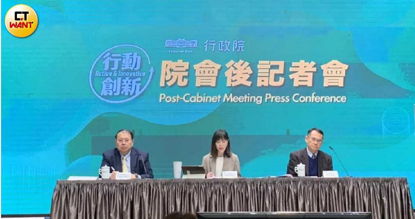 行政院召開院會後記者會。（張薷攝）